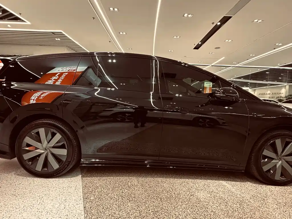Li Auto Li i8 — миниатюра 8