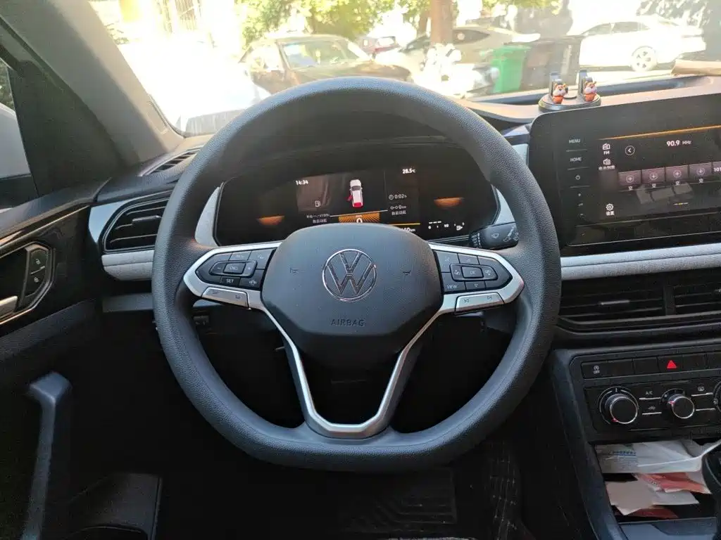 Volkswagen Tharu — миниатюра 3