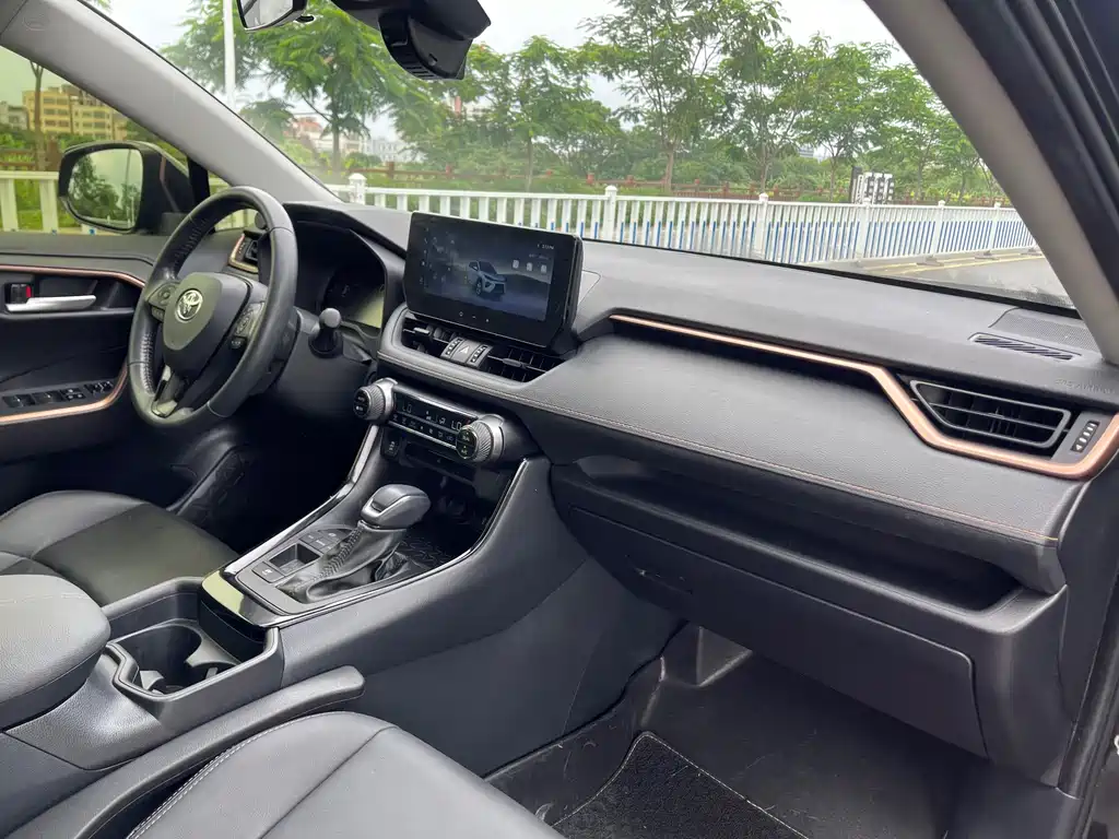 Toyota Wildlander 2024 2.5L E-CVT Luxury PLUS