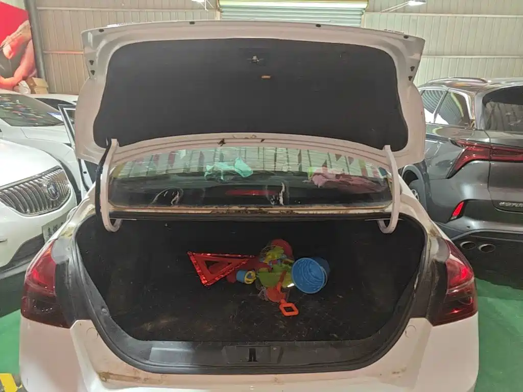 Geely Emgrand — миниатюра 19