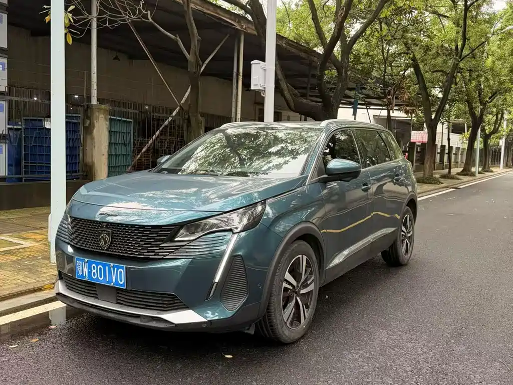 Купить Peugeot 5008