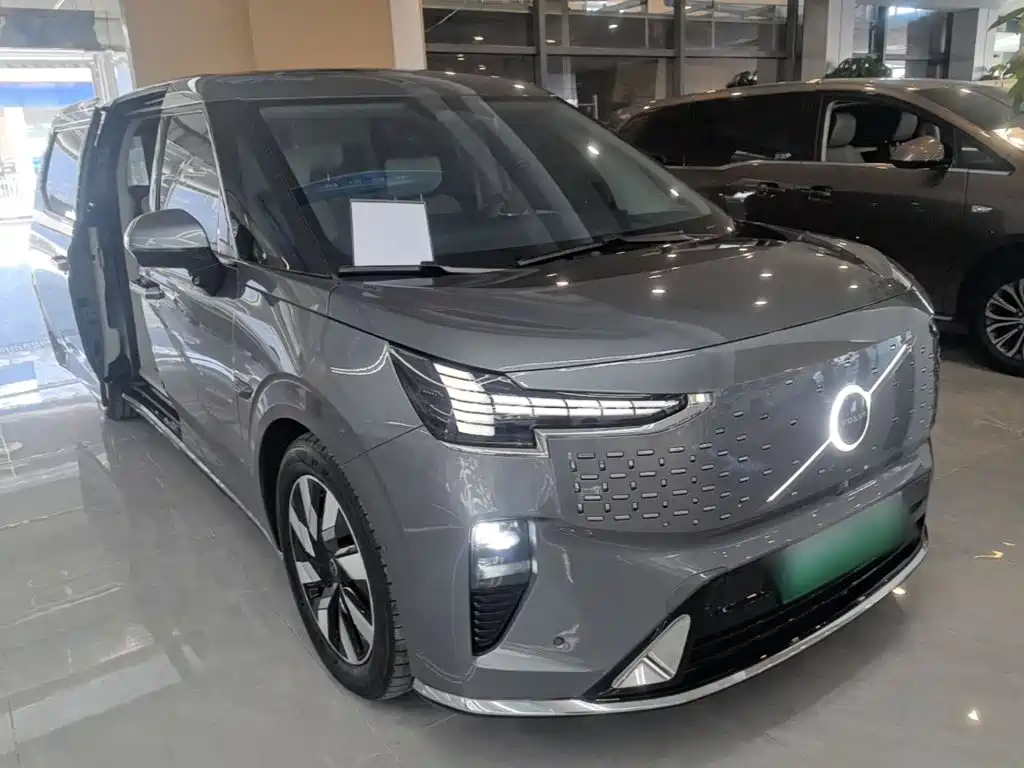 Volvo EM90 — миниатюра 4