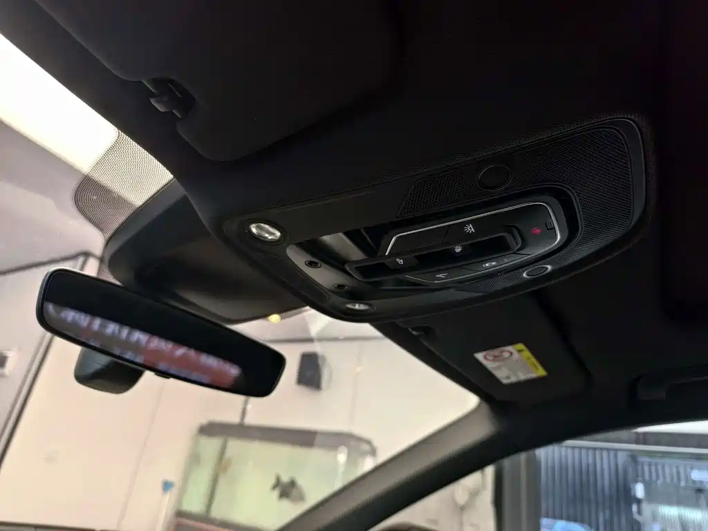 Audi A6L New Energy — миниатюра 11