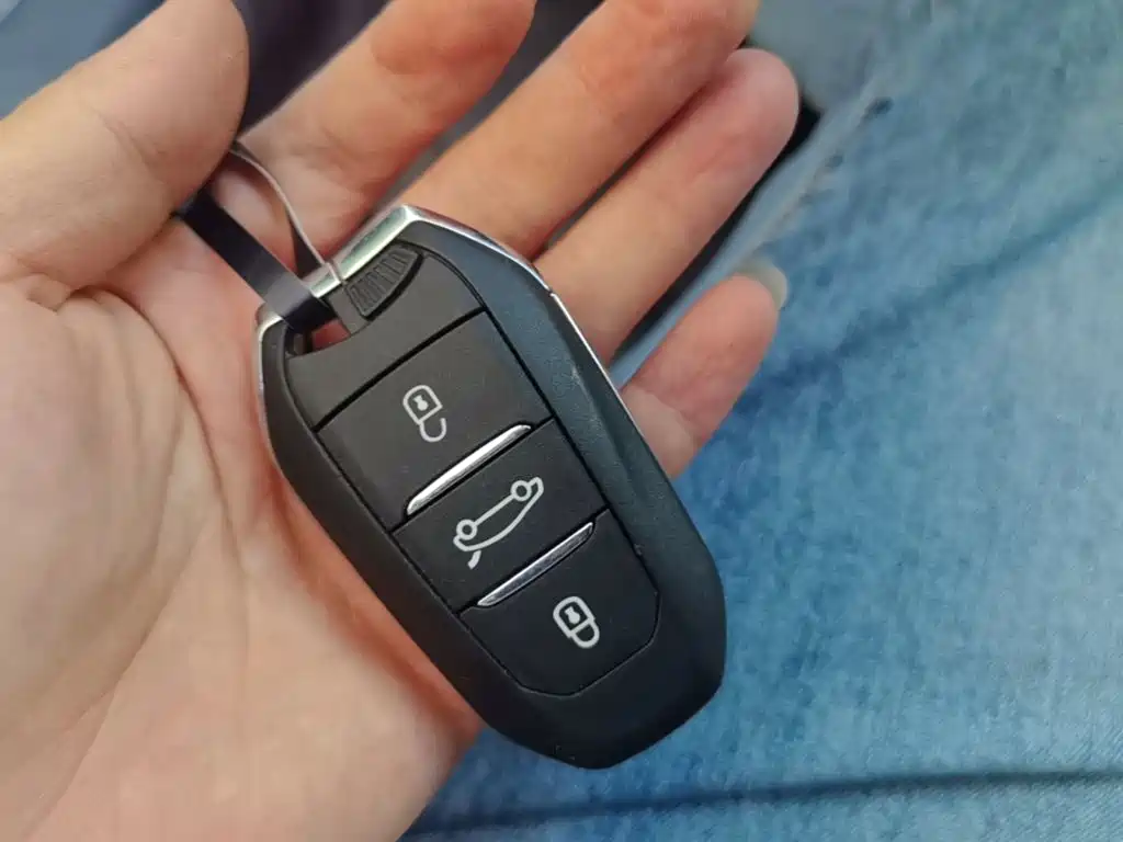 Peugeot 408 — миниатюра 9
