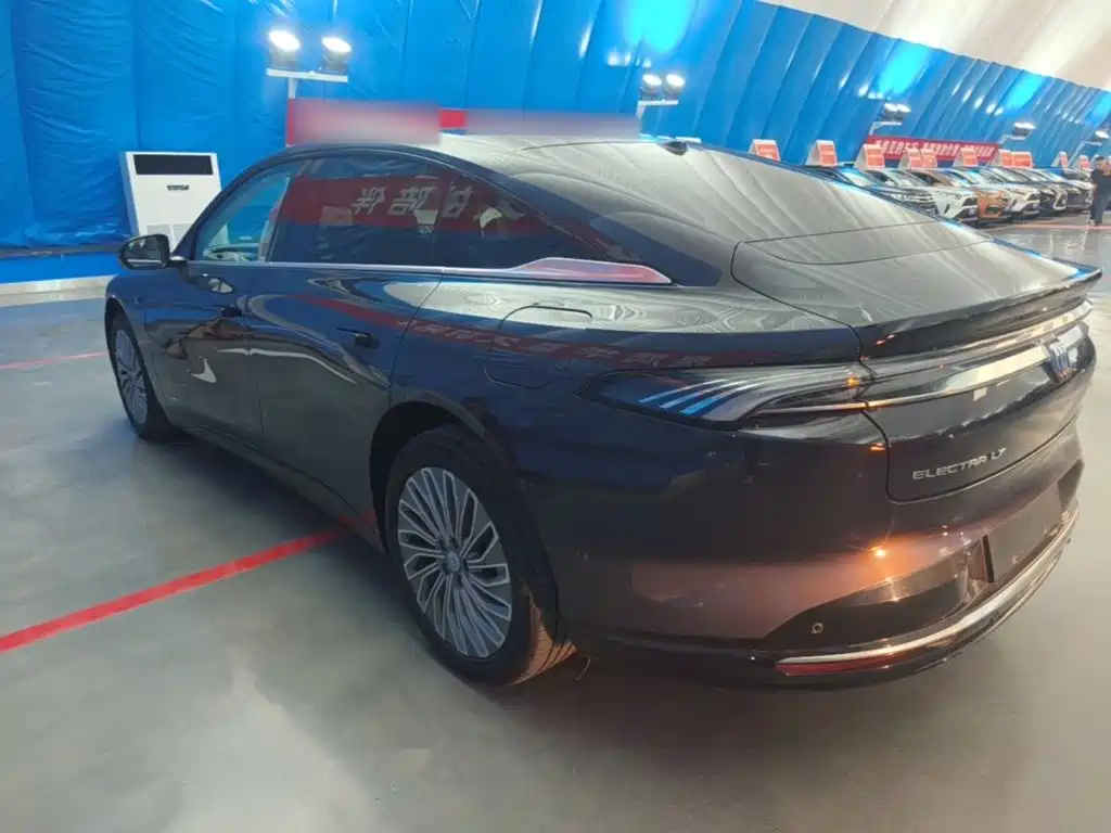 Buick Electra L7 — миниатюра 5