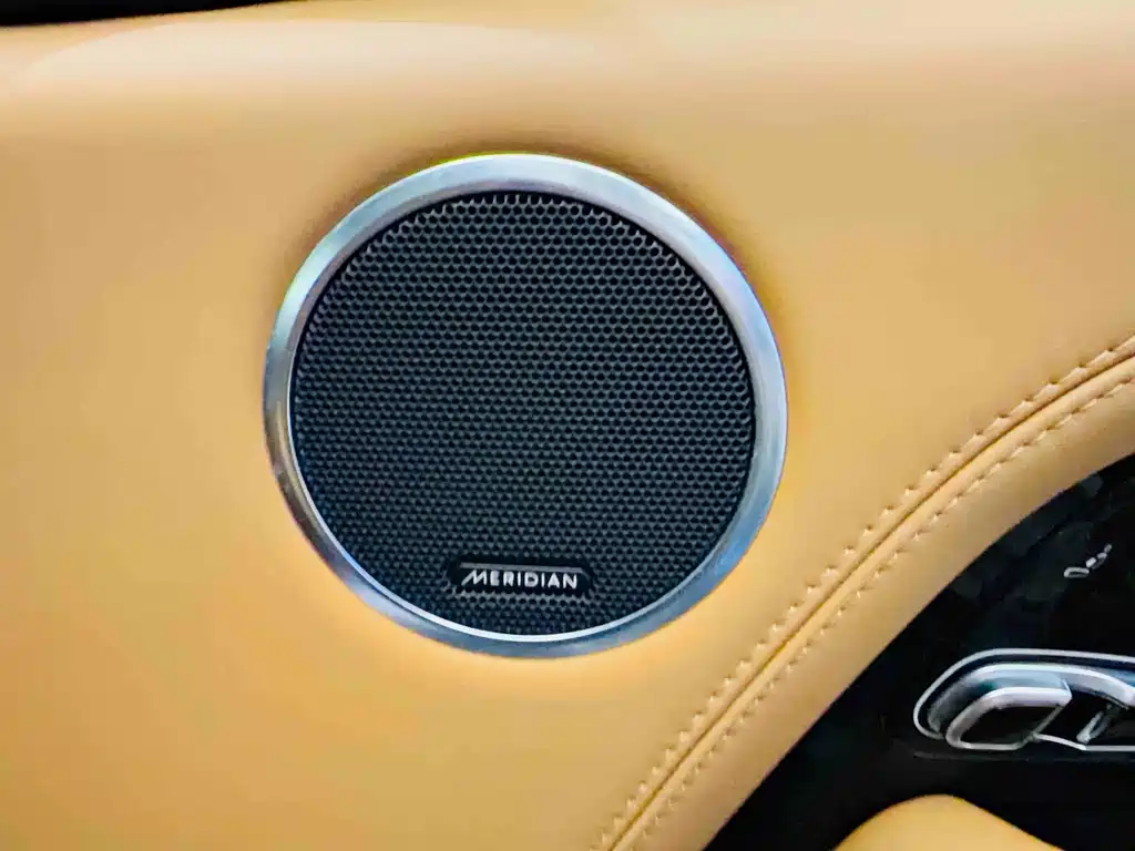 Land Rover Range Rover — миниатюра 18