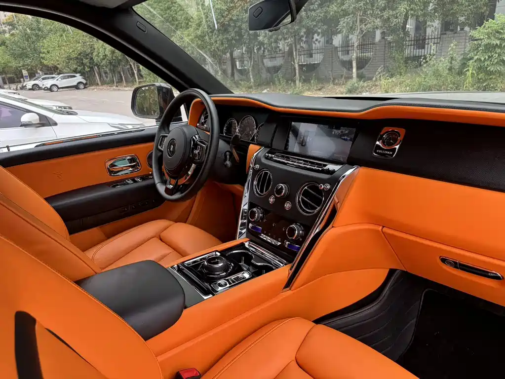 Rolls-Royce Cullinan — миниатюра 13