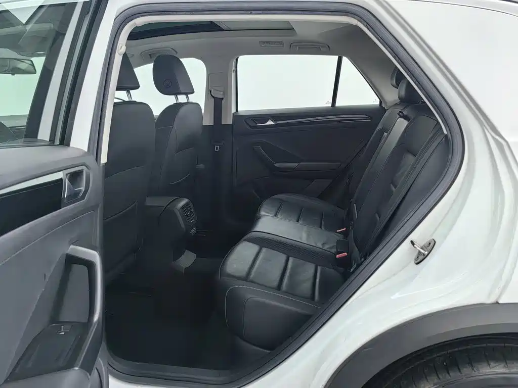 Volkswagen T-Roc — миниатюра 15