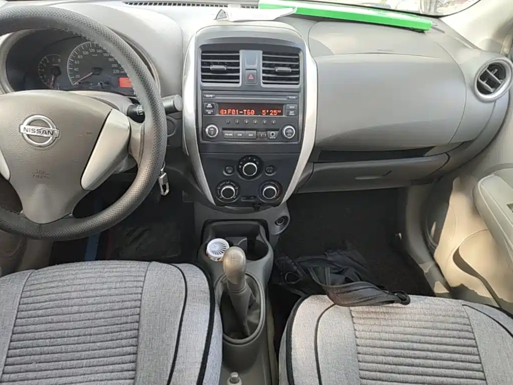 Nissan Sunny — миниатюра 13