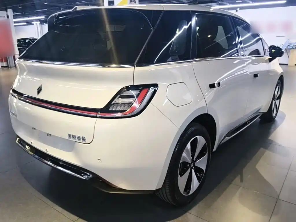 Baojun Yunduo — миниатюра 7