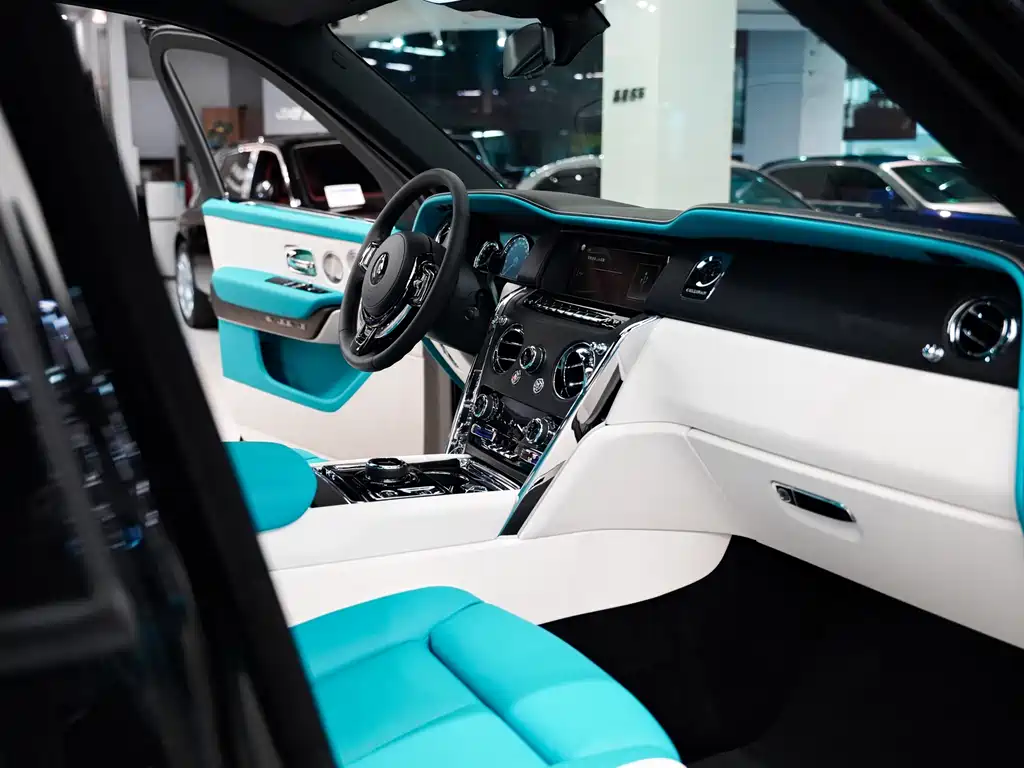 Rolls-Royce Cullinan 2018 мест
