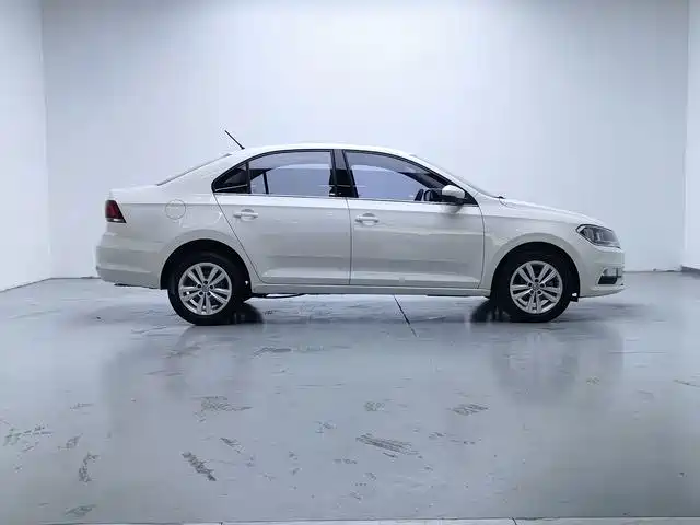 Volkswagen Santana — миниатюра 10