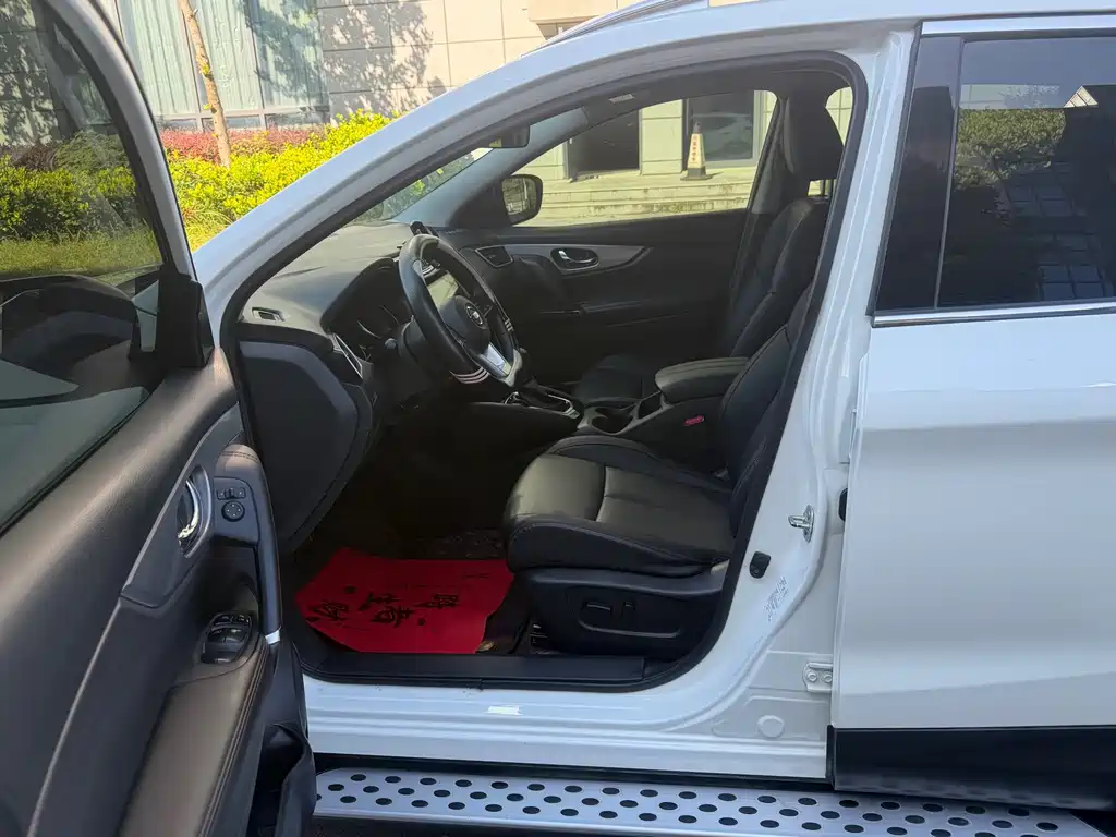 Nissan Qashqai — миниатюра 9