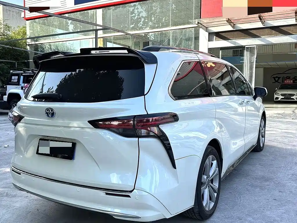 Toyota Sienna — миниатюра 7