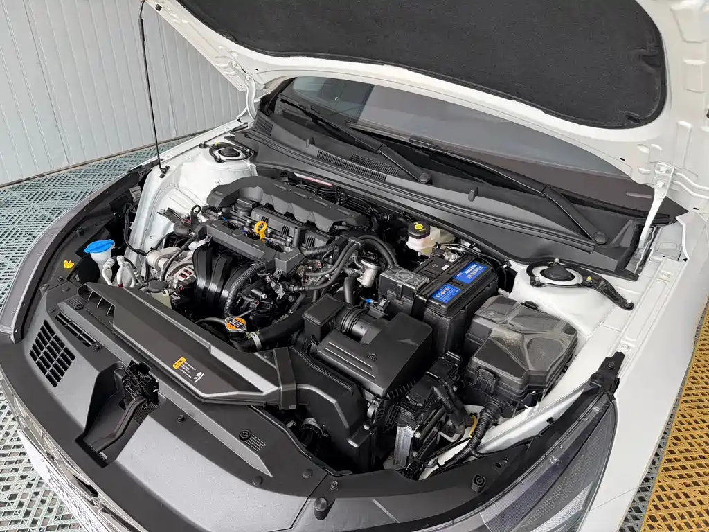 Hyundai Elantra — миниатюра 23