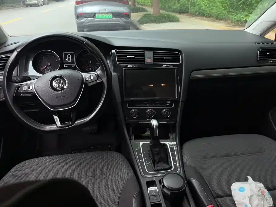 Volkswagen Golf — миниатюра 12
