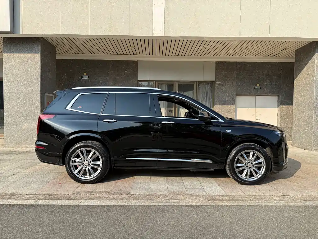 Cadillac XT6 — миниатюра 5