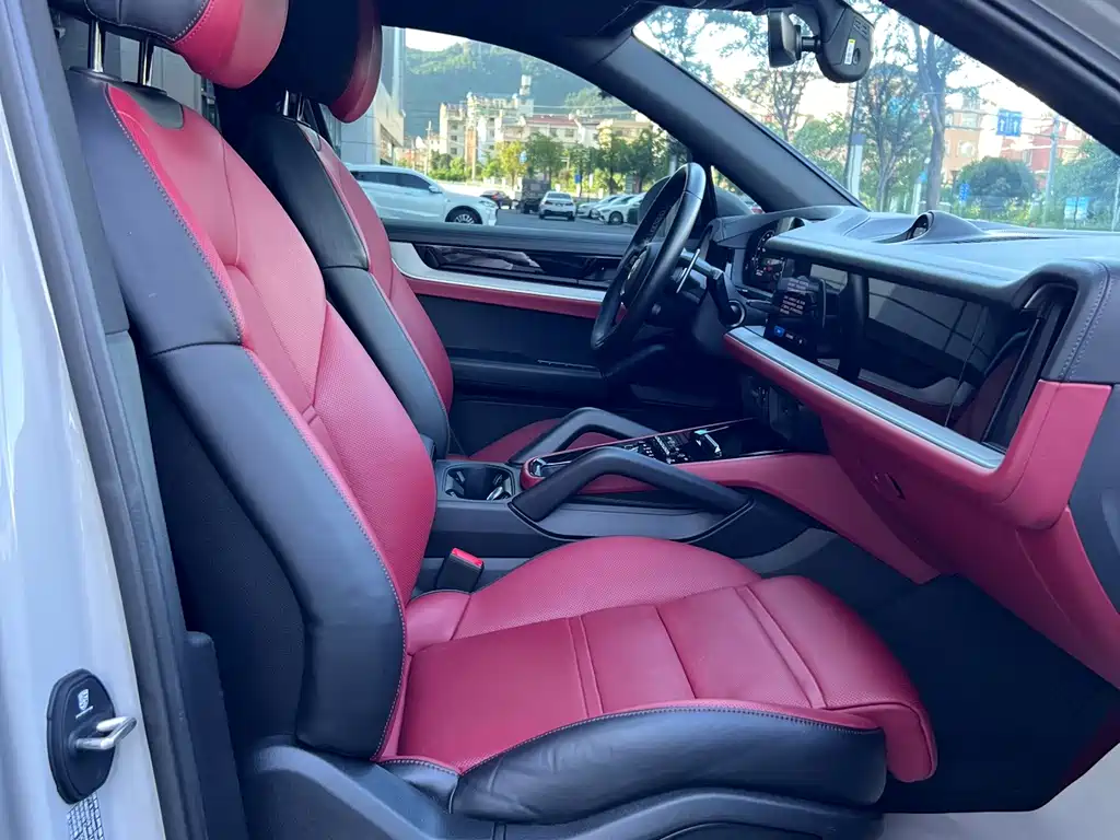 Porsche Cayenne — миниатюра 6