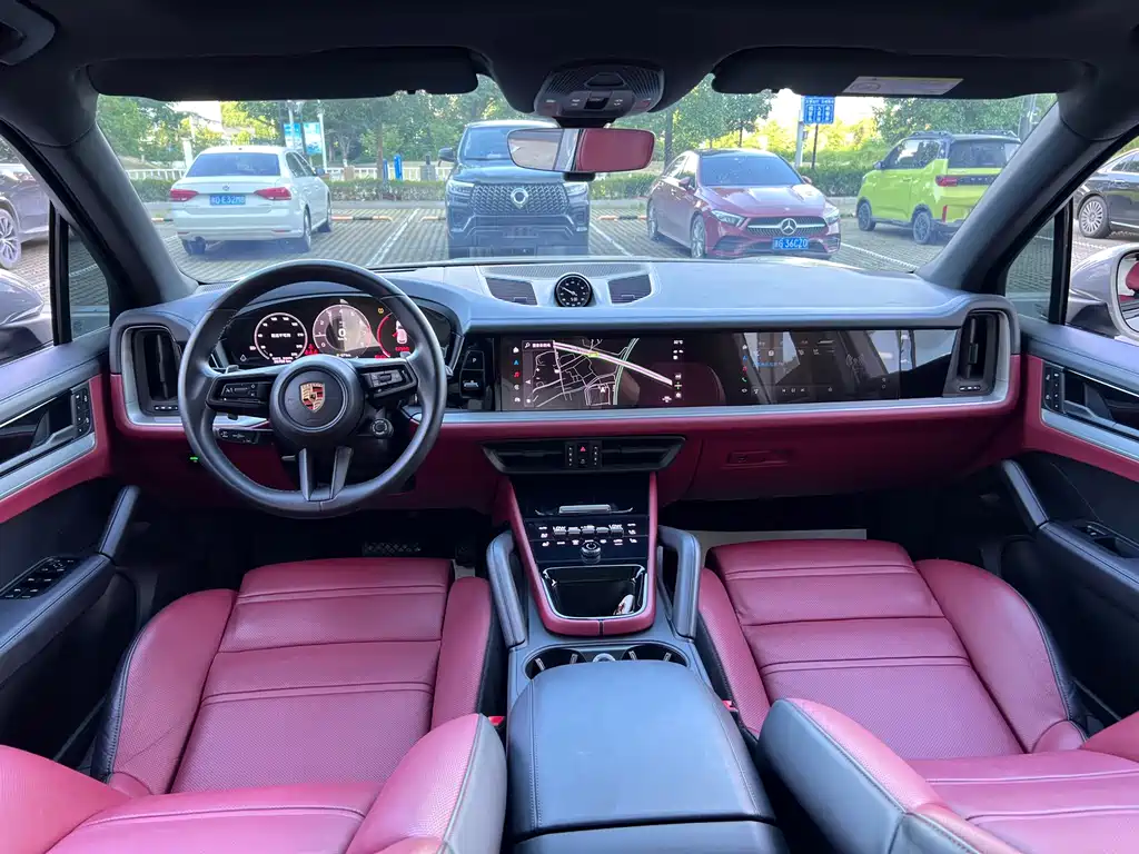 Porsche Cayenne — миниатюра 7
