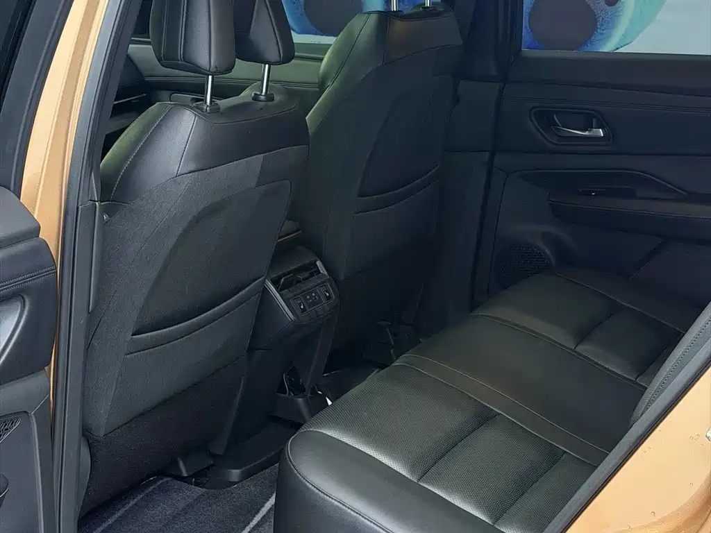 Nissan Ariya — миниатюра 15