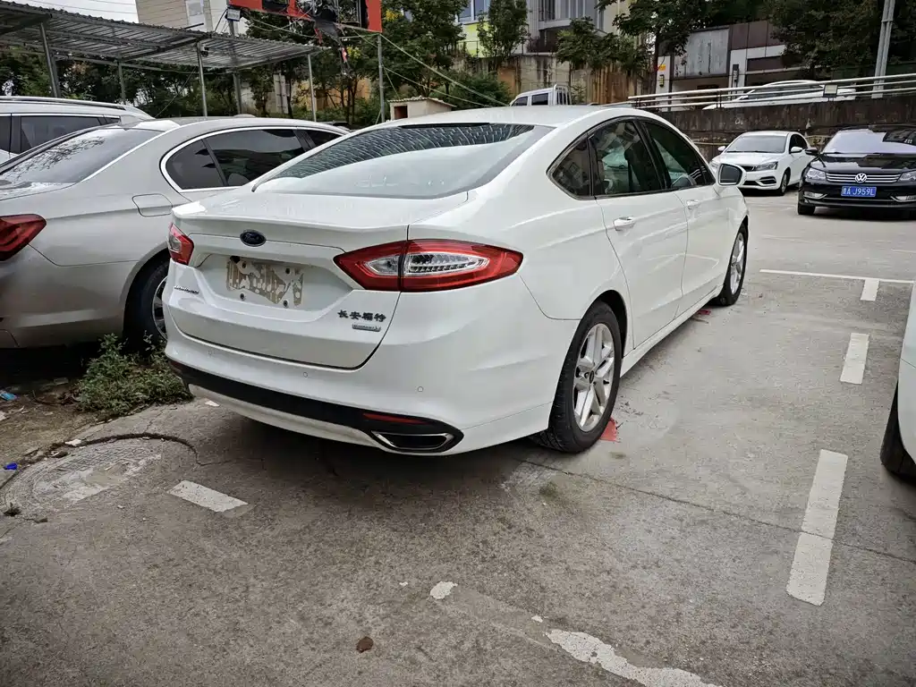Ford Mondeo — миниатюра 11