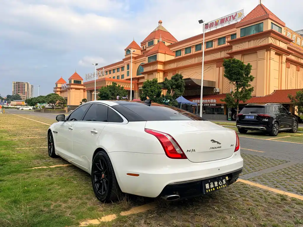 Jaguar XJ — миниатюра 4