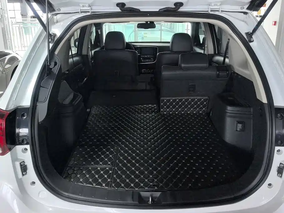 Mitsubishi Outlander — миниатюра 4