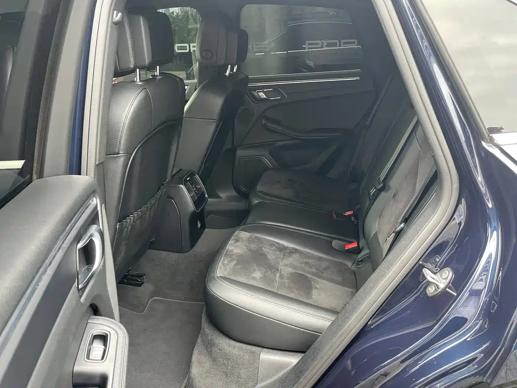 Porsche Macan — миниатюра 6