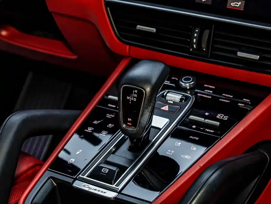 Porsche Cayenne — миниатюра 34