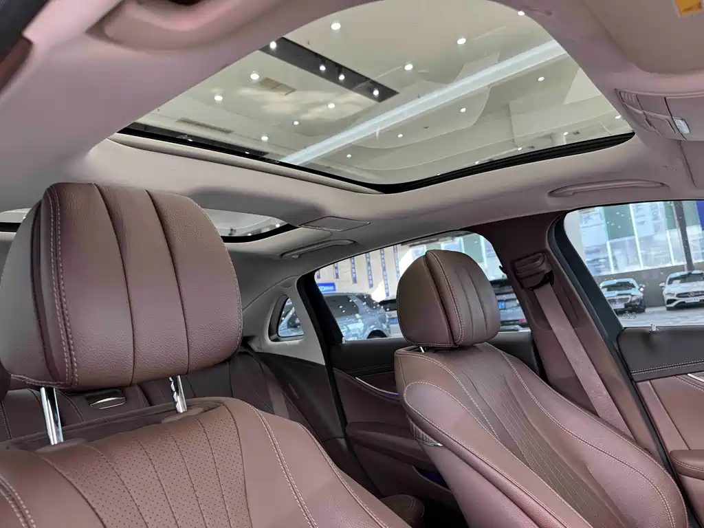 MERCEDES-BENZ E CLASS