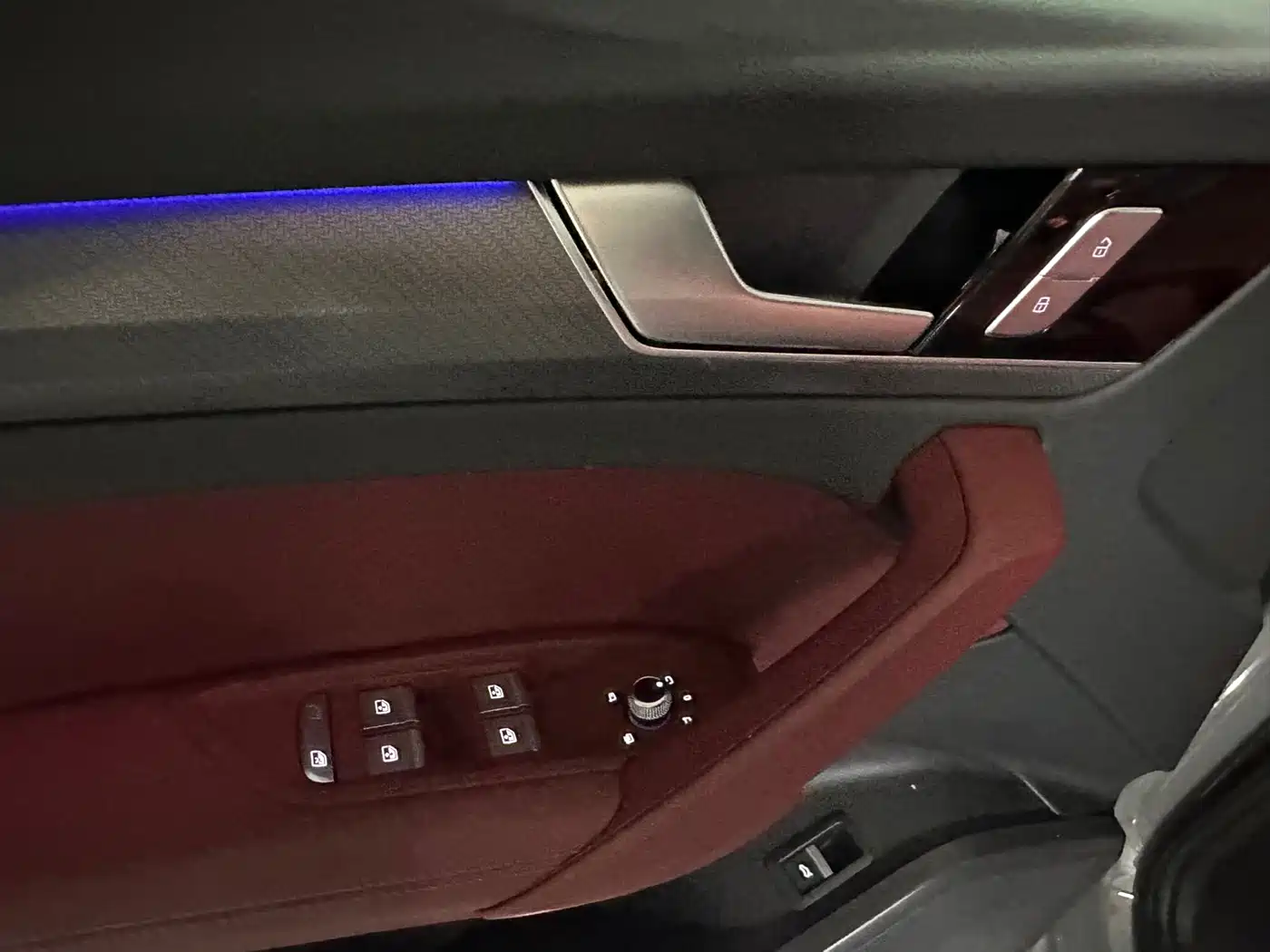 Audi Q5L id 4589484 из Китая 24