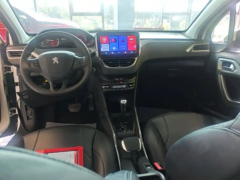Peugeot 2008 — миниатюра 10