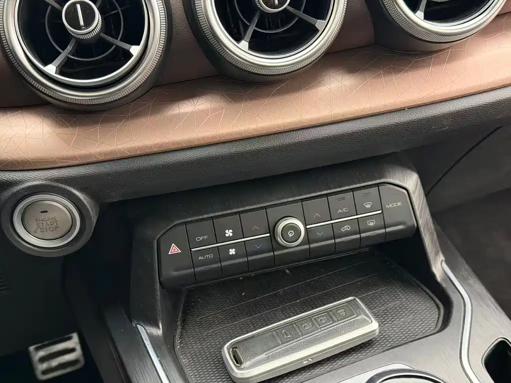 WEI PAI WEI BRAND VV5