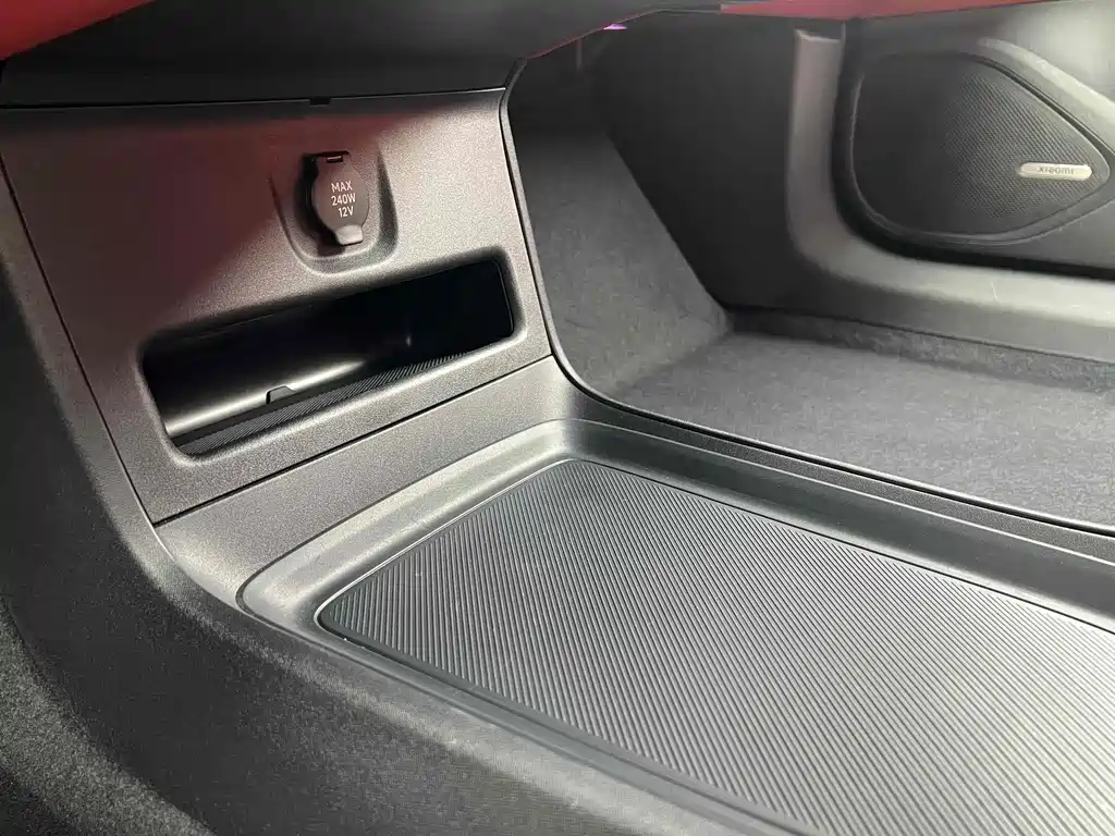 XIAOMI CAR XIAOMI SU7