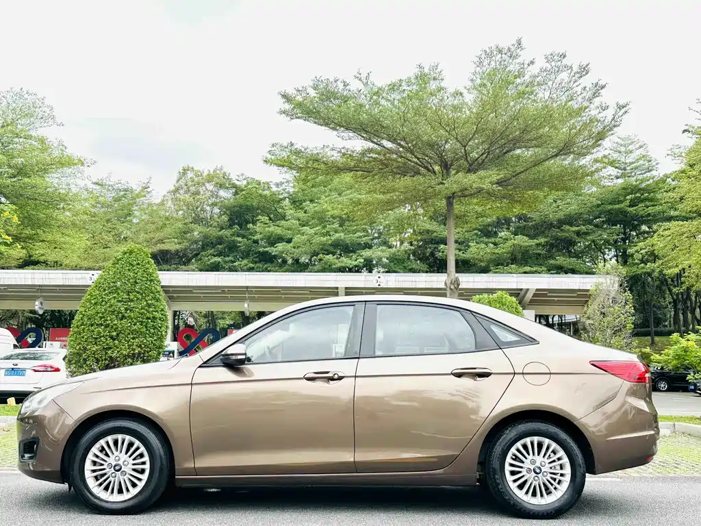 Ford Escort 2015 1.5L AT Comfort
