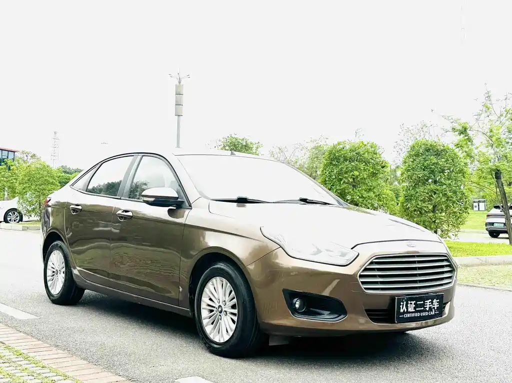 Ford Escort 2015 1.5L AT Comfort