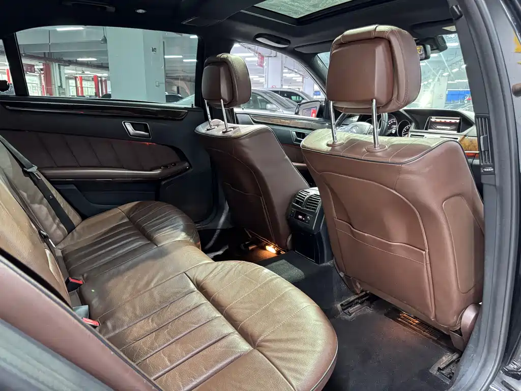 Mercedes-Benz E-Class — миниатюра 15