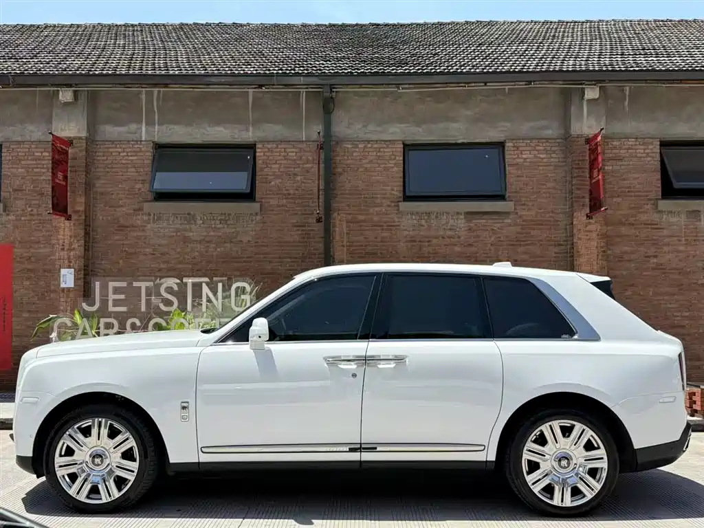 Rolls-Royce Cullinan 2018 мест