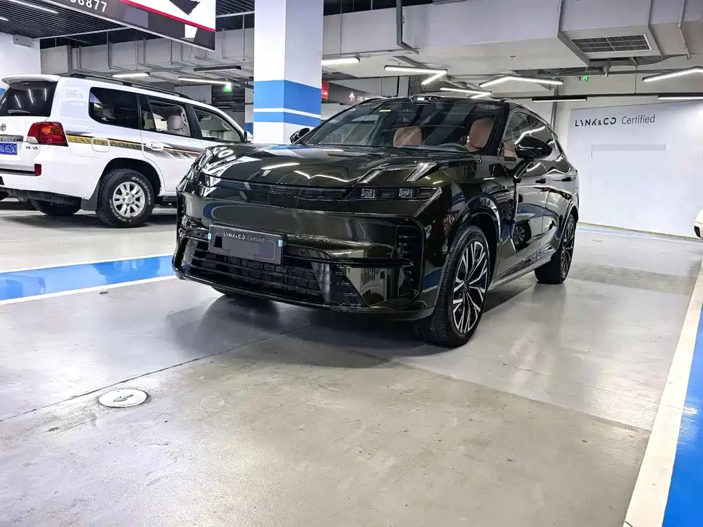 Lynk & Co 08 EM-P