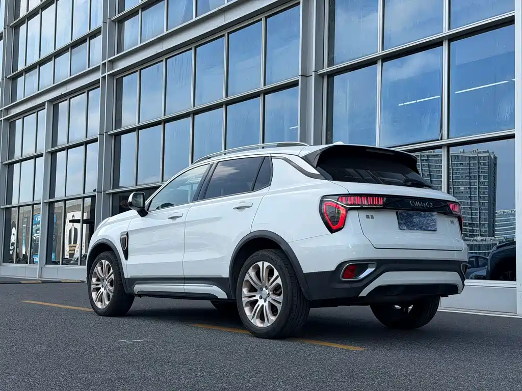 Lynk & Co 01 — миниатюра 4