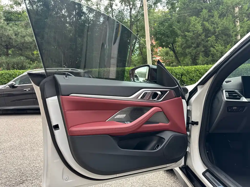 BMW i4 — миниатюра 14