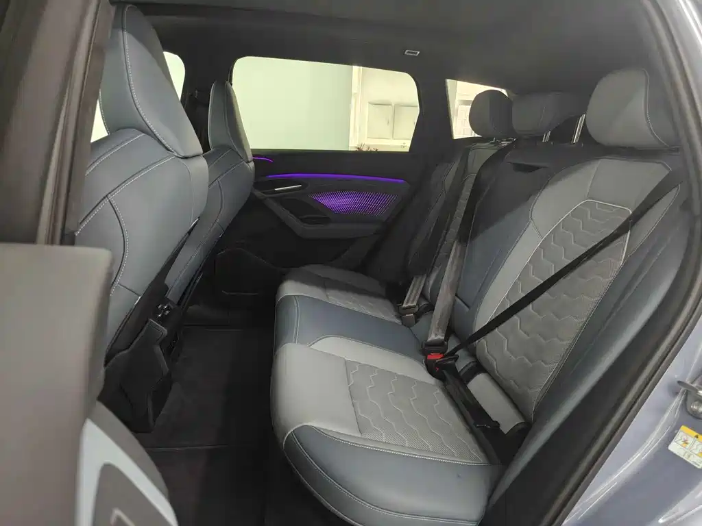 Audi Q6L e-tron — миниатюра 13