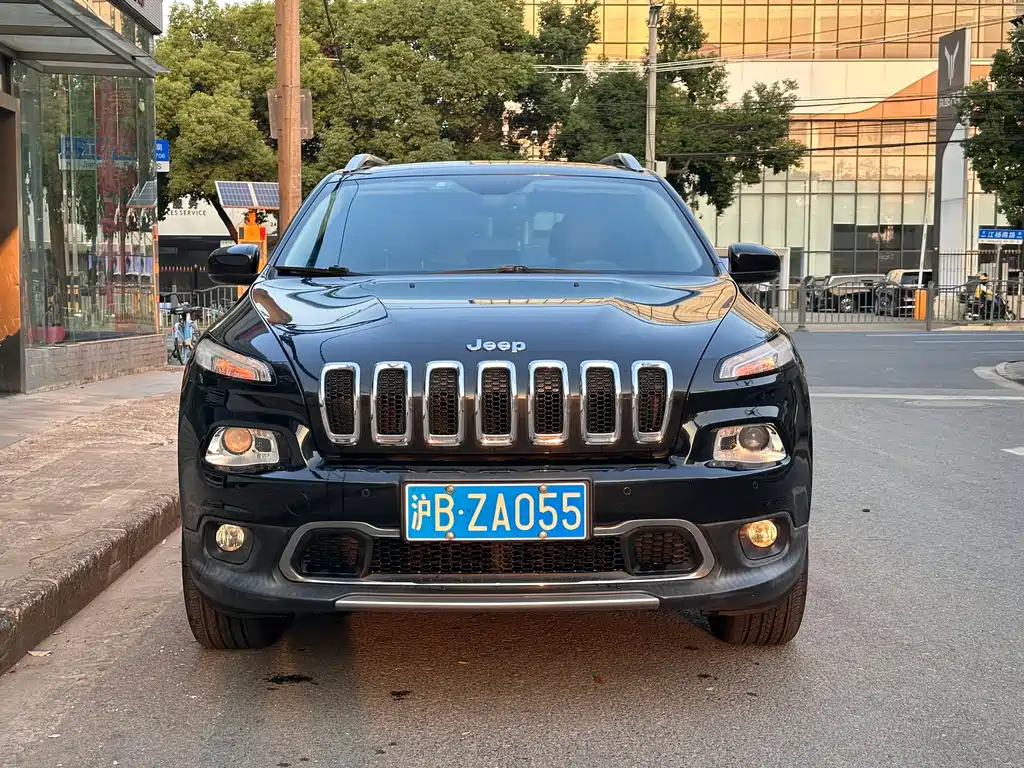 Jeep Cherokee — миниатюра 3