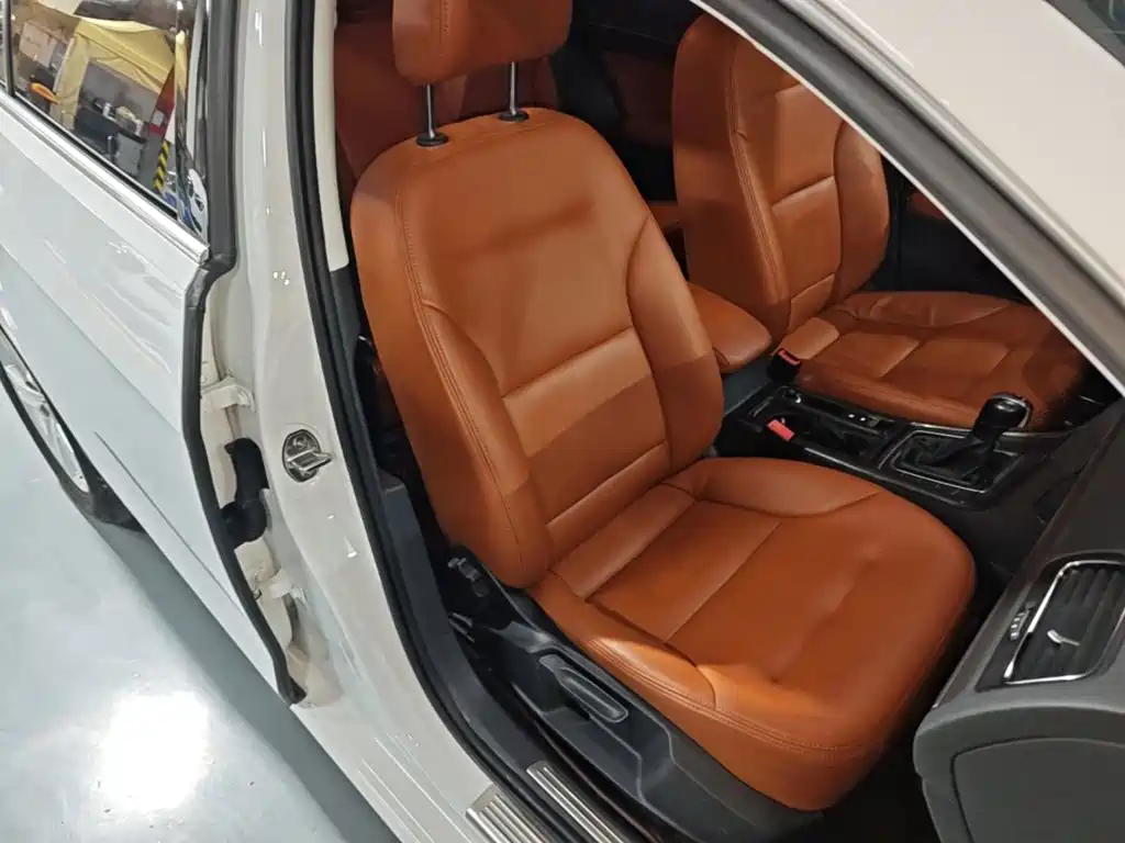 Volkswagen Golf — миниатюра 25