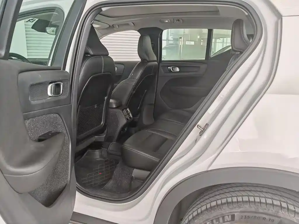 Volvo XC40 — миниатюра 14