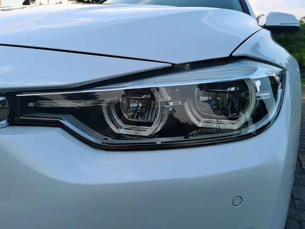 BMW 3 Series — миниатюра 8