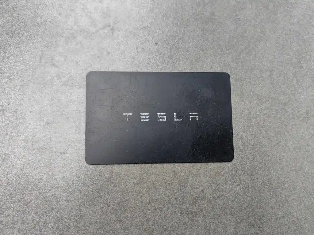 Tesla Model Y — миниатюра 19