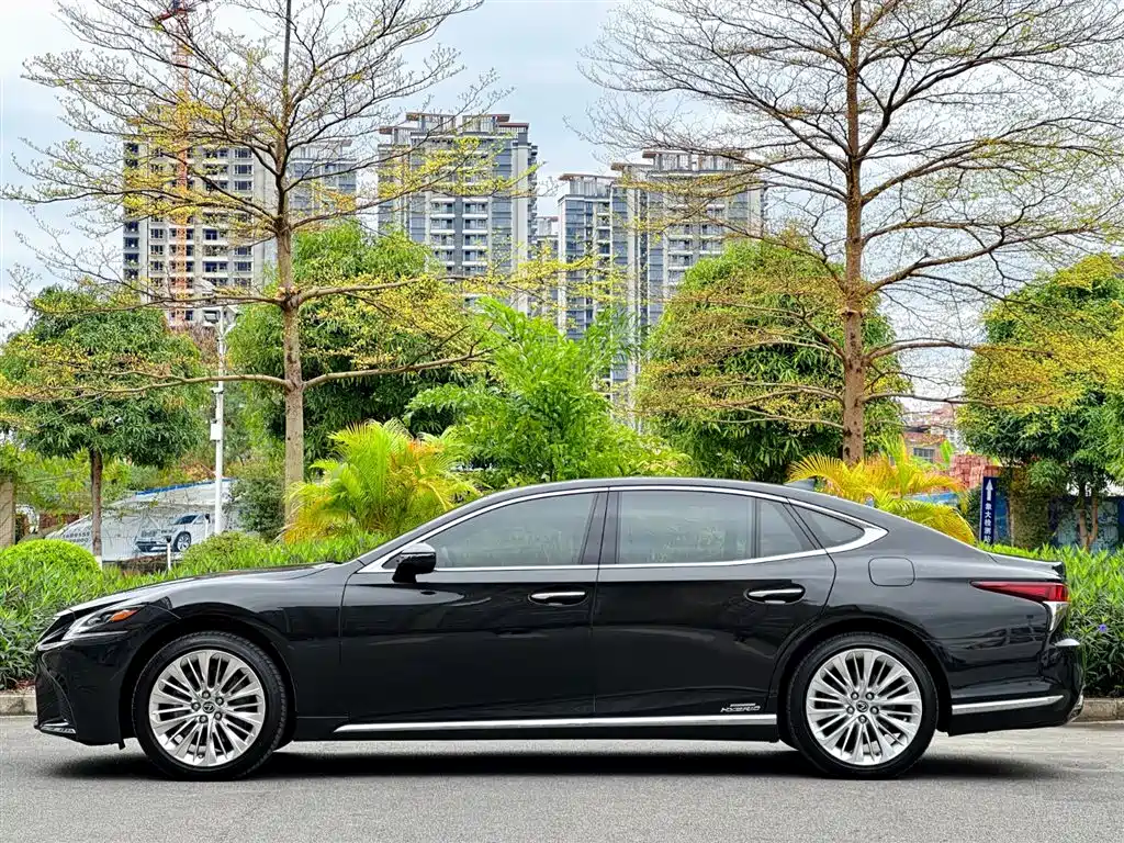 Lexus LS 2018 500h Executive VI