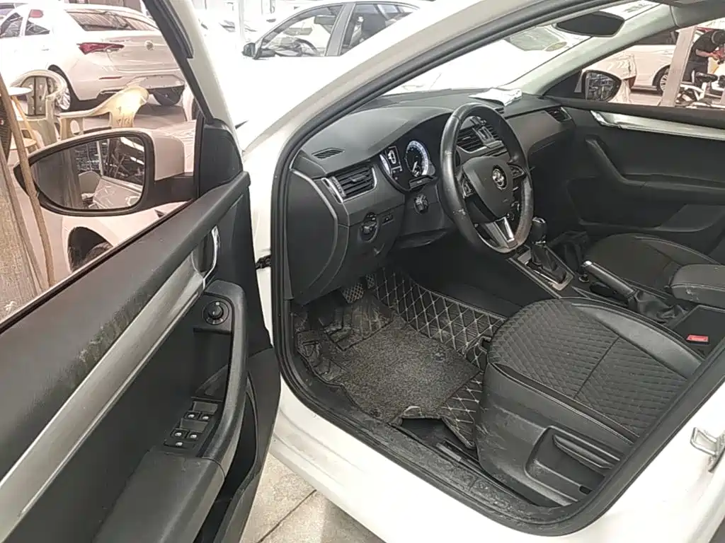 Skoda Octavia — миниатюра 16