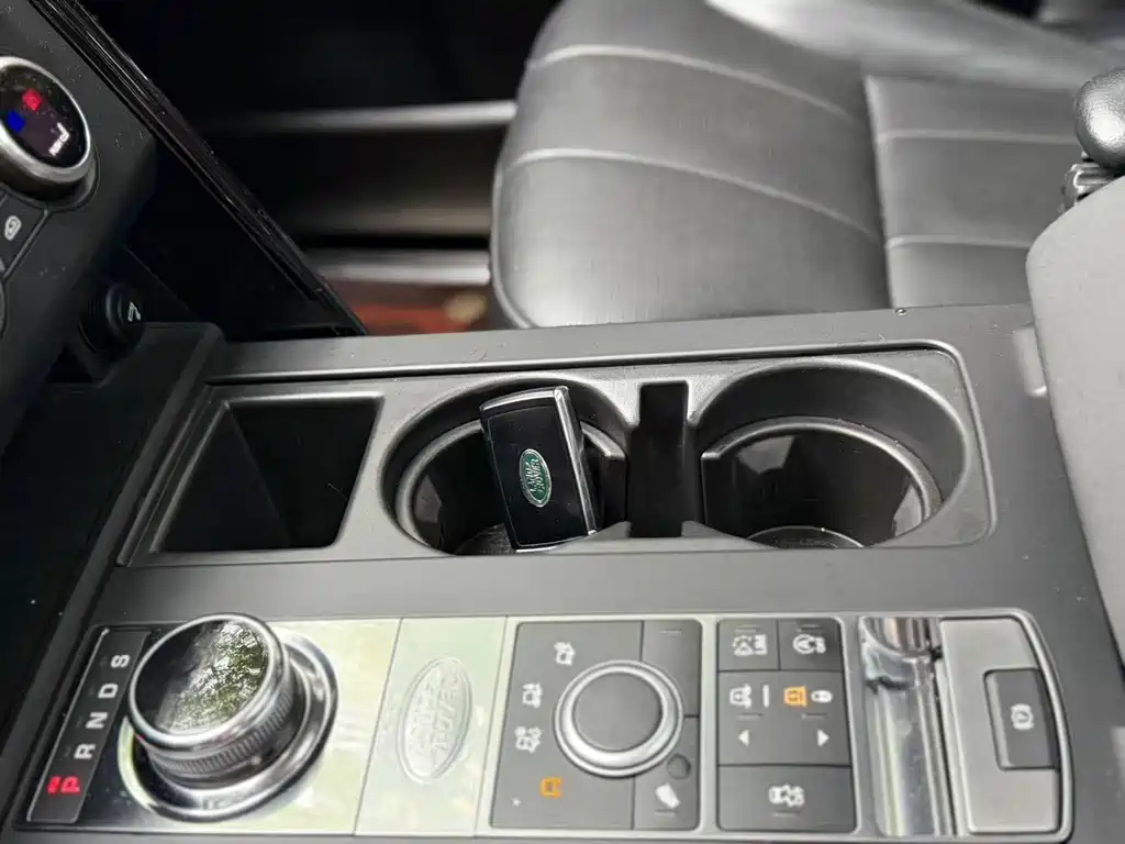 Land Rover Discovery — миниатюра 7